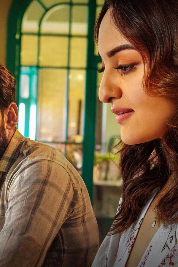 Tu Hai Meri Kiran: Zaheer Iqbal’s Dark Turn Anchors a Mixed Thriller