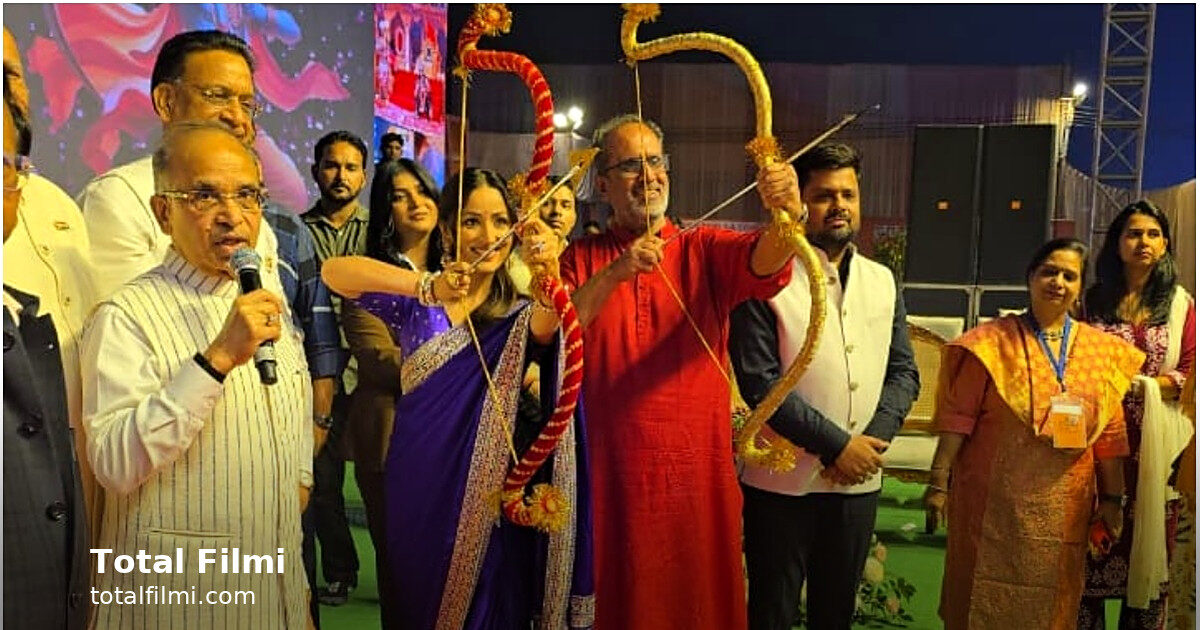 Yami Gautam and Aanand L Rai at Delhi’s Red Fort Dussehra